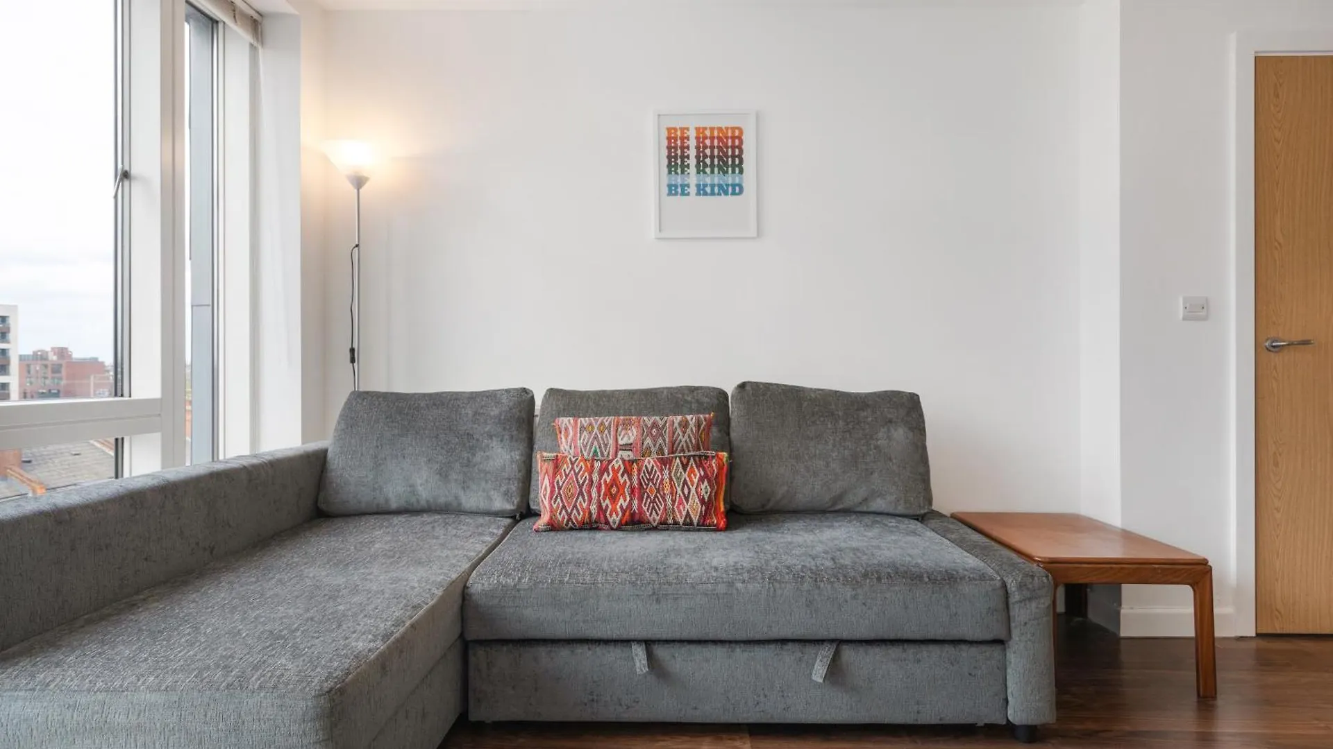 Lift & Free Parking, Modern 1 Bed Flat In Shoreditch Next To Train Station London 0*,  United Kingdom