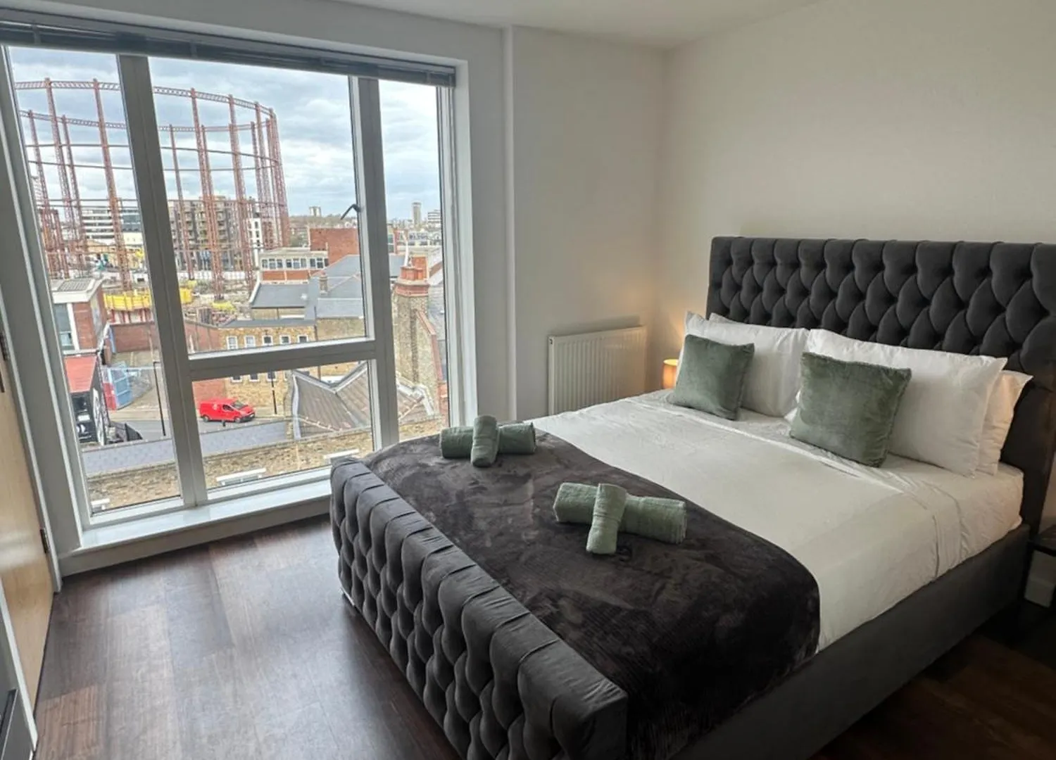 Lift & Free Parking, Modern 1 Bed Flat In Shoreditch Next To Train Station London