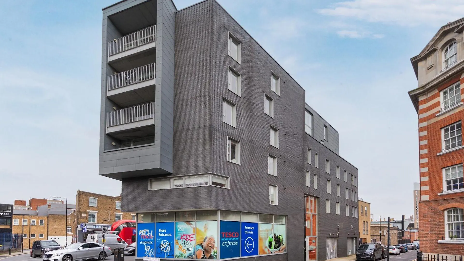 Apartment Lift & Free Parking, Modern 1 Bed Flat In Shoreditch Next To Train Station London